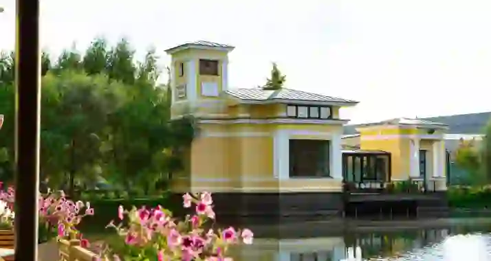 Скидка 50% на аренду «Домик у озера»