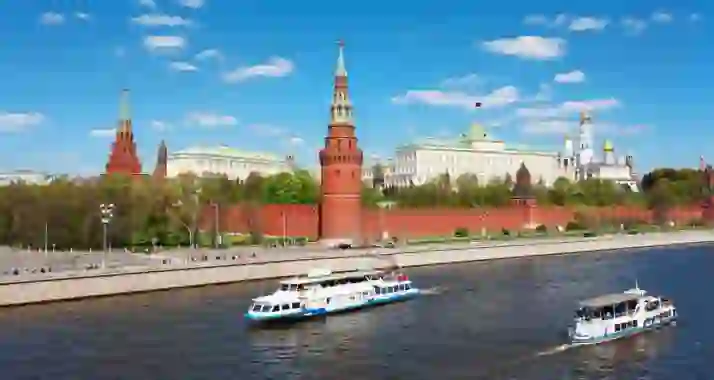 От 200 р. за прогулку «Любимая столица» по Москве-реке