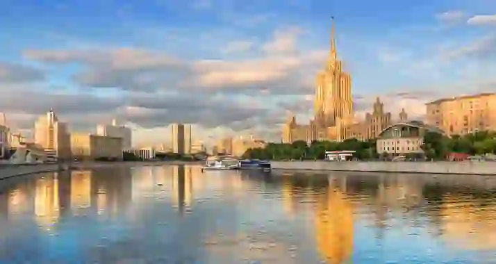 От 1000 р. за прогулку на ретро-теплоходе «Лоцман» от парка «Зарядье»