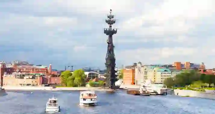 От 1000 р. за прогулку на теплоходе от Китай-города до Нескучного сада
