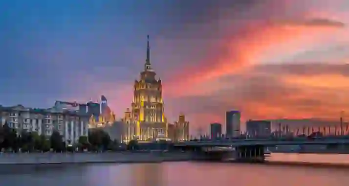 От 300 р. за круиз «Вечерняя Москва» с живой музыкой