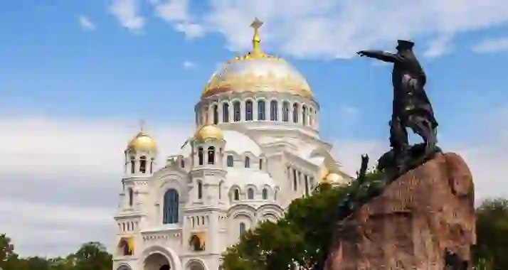 Скидка 40% на экскурсию в Кронштадт с посещением музеев