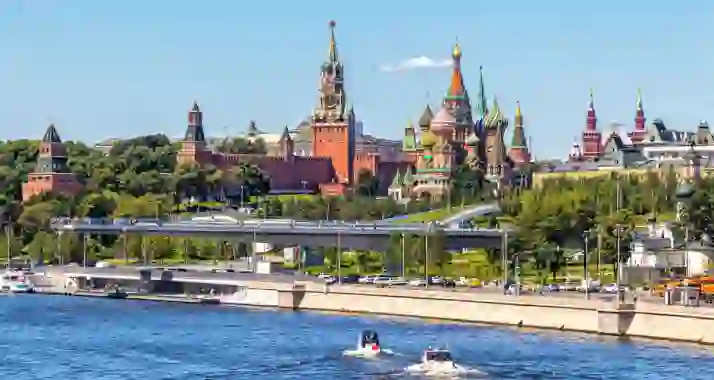 От 690 р. за прогулку от парка «Зарядье» по центру Москвы