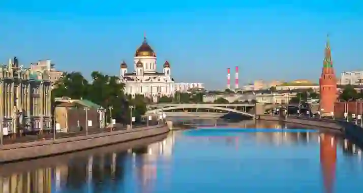 От 1000 р. за прогулку на теплоходе от Воробьевых гор до Китай-города