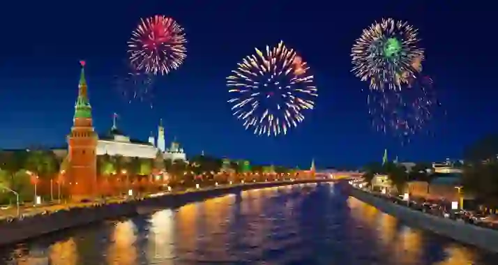 От 2990 р. за прогулку + салют 9 мая на теплоходе «Столица-1»